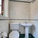 New To The Market - Unique House With Pool By Sf Homes Апартаменты *