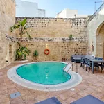 New To The Market - Unique House With Pool By Sf Homes Apartamento *