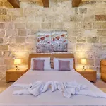 Apartamento New To The Market - Unique House With Pool By Sf Homes Gharghur