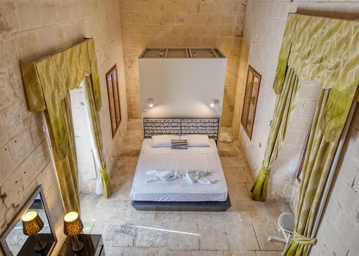 New To The Market - Unique House With Pool By Sf Homes Διαμέρισμα *