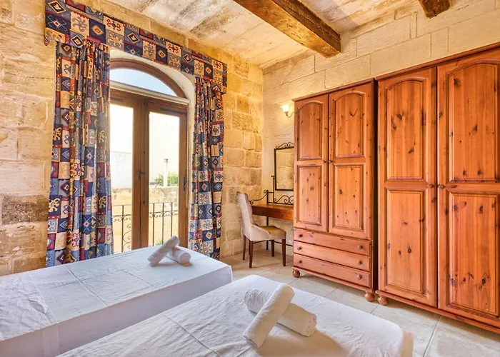 New To The Market - Unique House With Pool By Sf Homes Διαμέρισμα