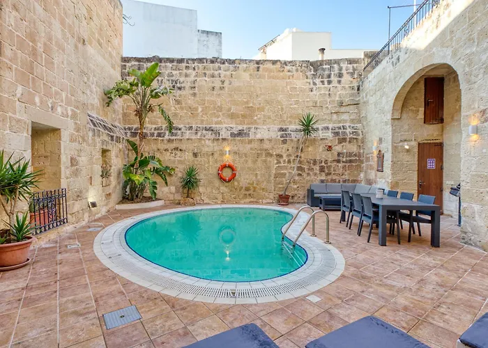 New To The Market - Unique House With Pool By Sf Homes Διαμέρισμα *