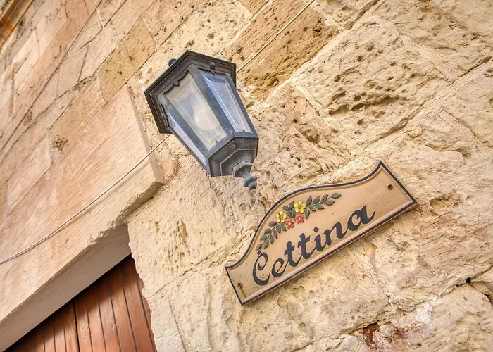 New To The Market - Unique House With Pool By Sf Homes Διαμέρισμα *