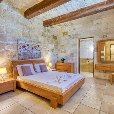 Apartamento New To The Market - Unique House With Pool By Sf Homes Gharghur