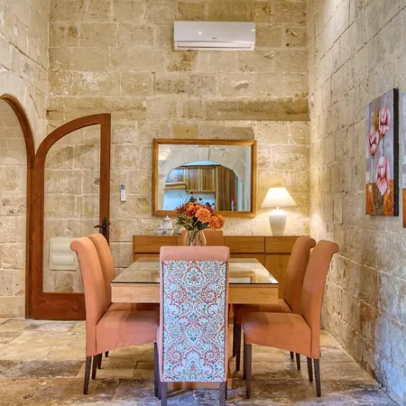 Apartamento New To The Market - Unique House With Pool By Sf Homes Gharghur