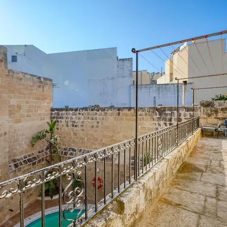 New To The Market - Unique House With Pool By Sf Homes Gharghur