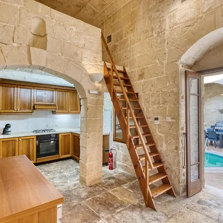 Apartamento New To The Market - Unique House With Pool By Sf Homes Gharghur