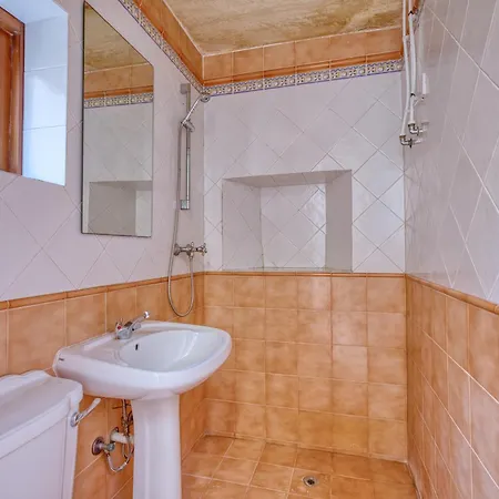 Apartamento New To The Market - Unique House With Pool By Sf Homes Gharghur
