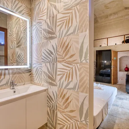New To The Market - Unique House With Pool By Sf Homes * Gharghur