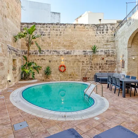 New To The Market - Unique House With Pool By Sf Homes Apartamento *