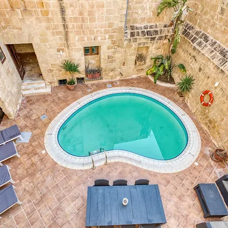 New To The Market - Unique House With Pool By Sf Homes Appartement