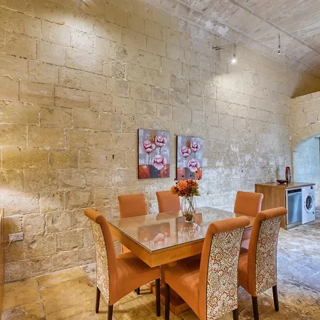 New To The Market - Unique House With Pool By Sf Homes Appartement