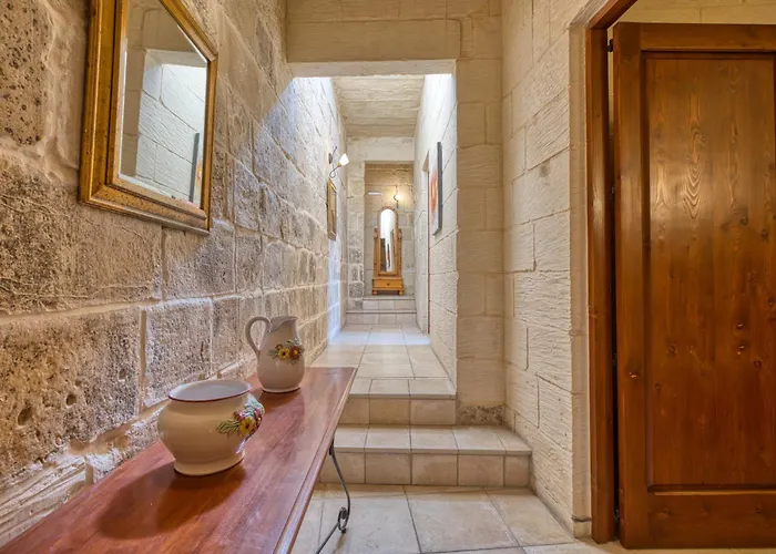 Lägenhet New To The Market - Unique House With Pool By Sf Homes